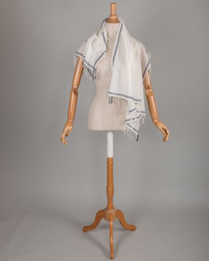 Scarf Khadi 300 counts off white with Indigo Selvedge 