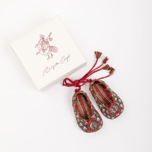 Baby shoes small (Neem Buti)